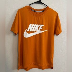 Nike W’s Orange Logo Tee